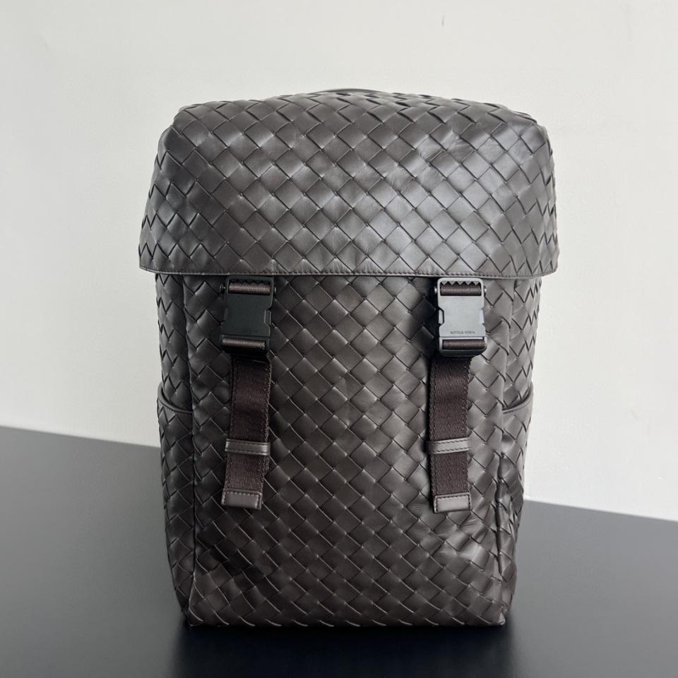 Bottega Veneta 인트레치아토 플랩 백팩 - Fondant 766580 38*26*15cm