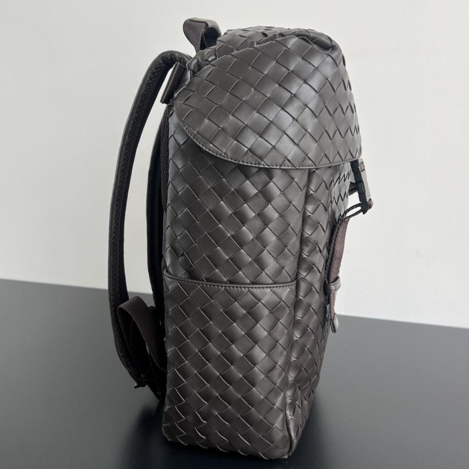Bottega Veneta 인트레치아토 플랩 백팩 - Fondant 766580 38*26*15cm