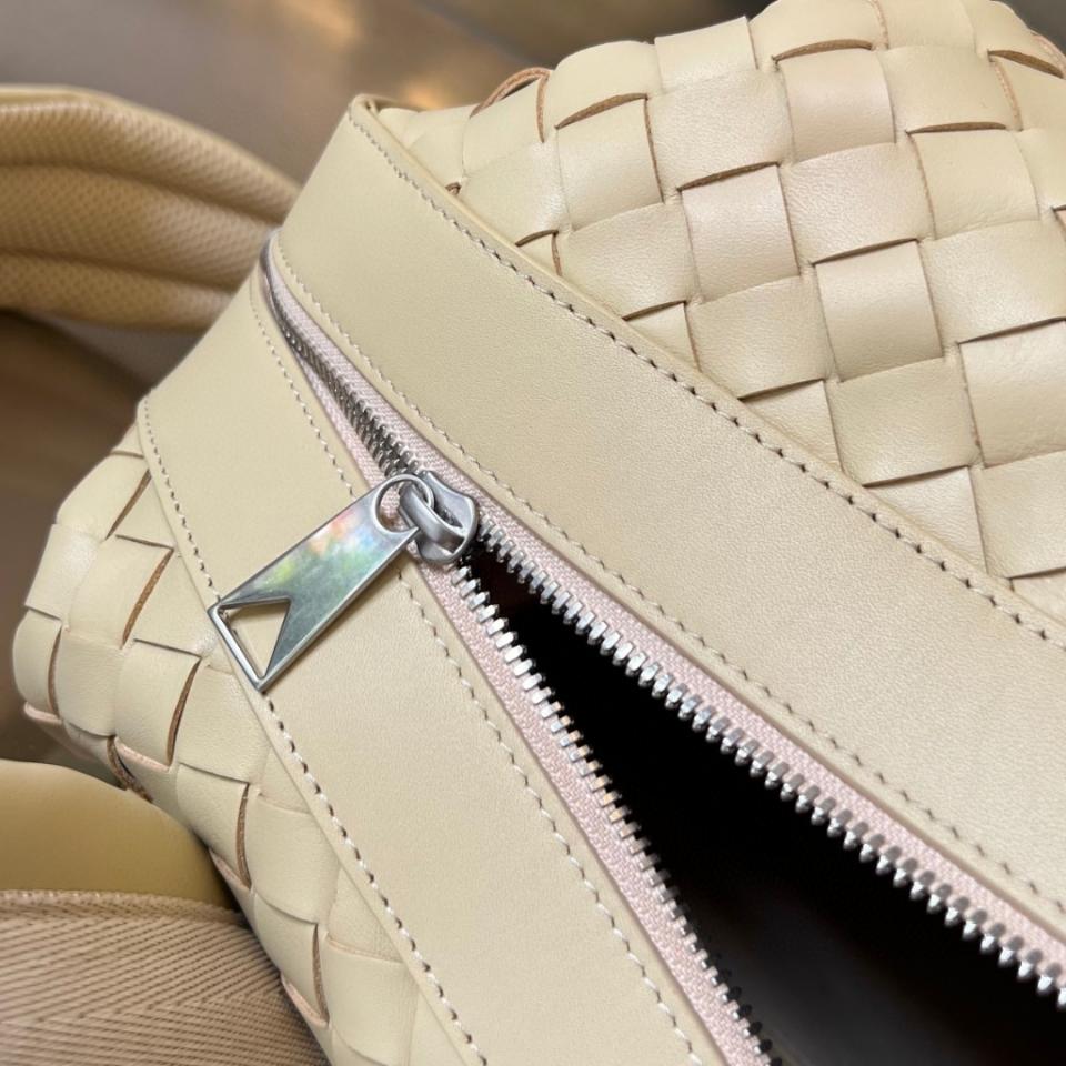 Bottega Veneta 인트레치아토 백팩 인서트 653118 42x30x13cm