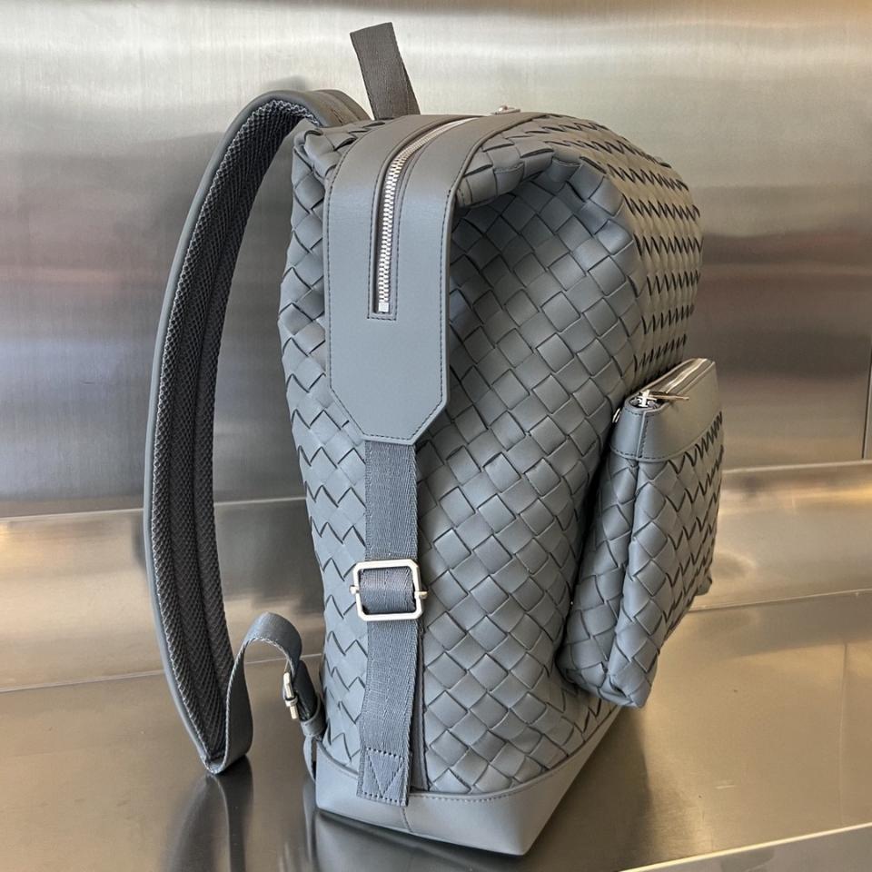Bottega Veneta 인트레치아토 백팩 그레이 653118 42x30x13cm