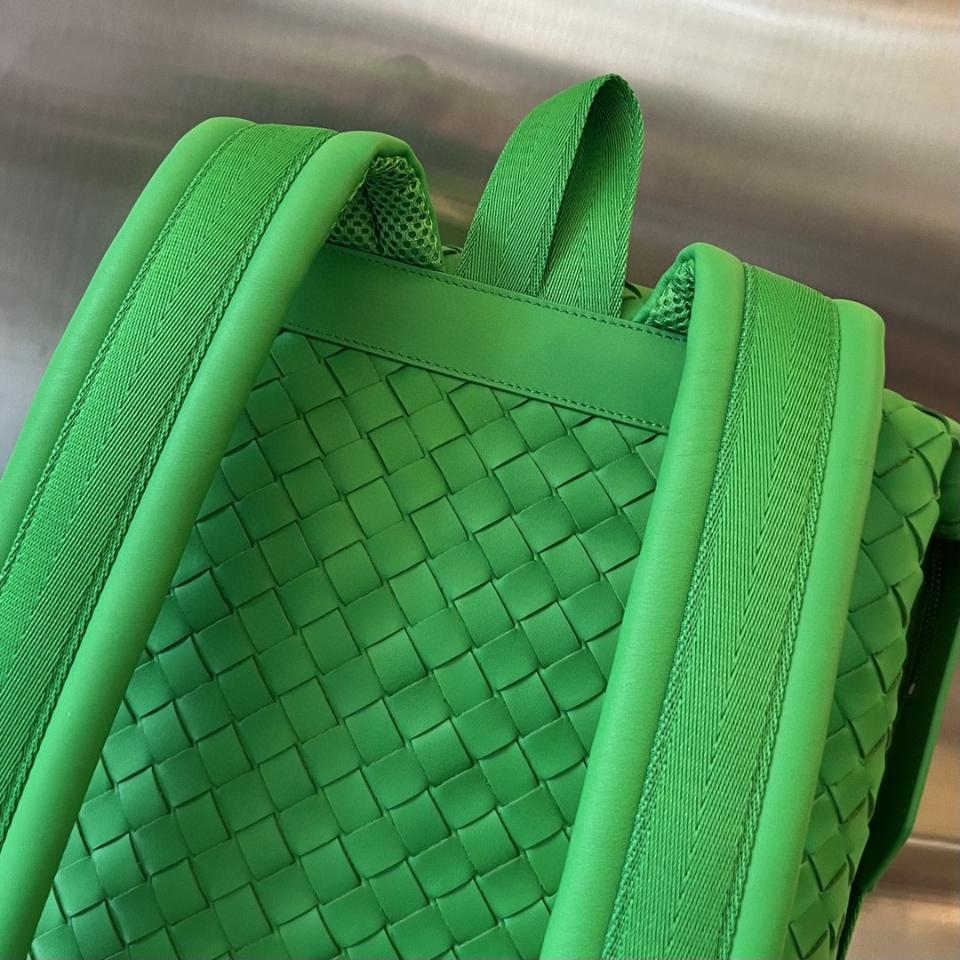 Bottega Veneta 인트레치아토 백팩 그린 653118 42x30x13cm