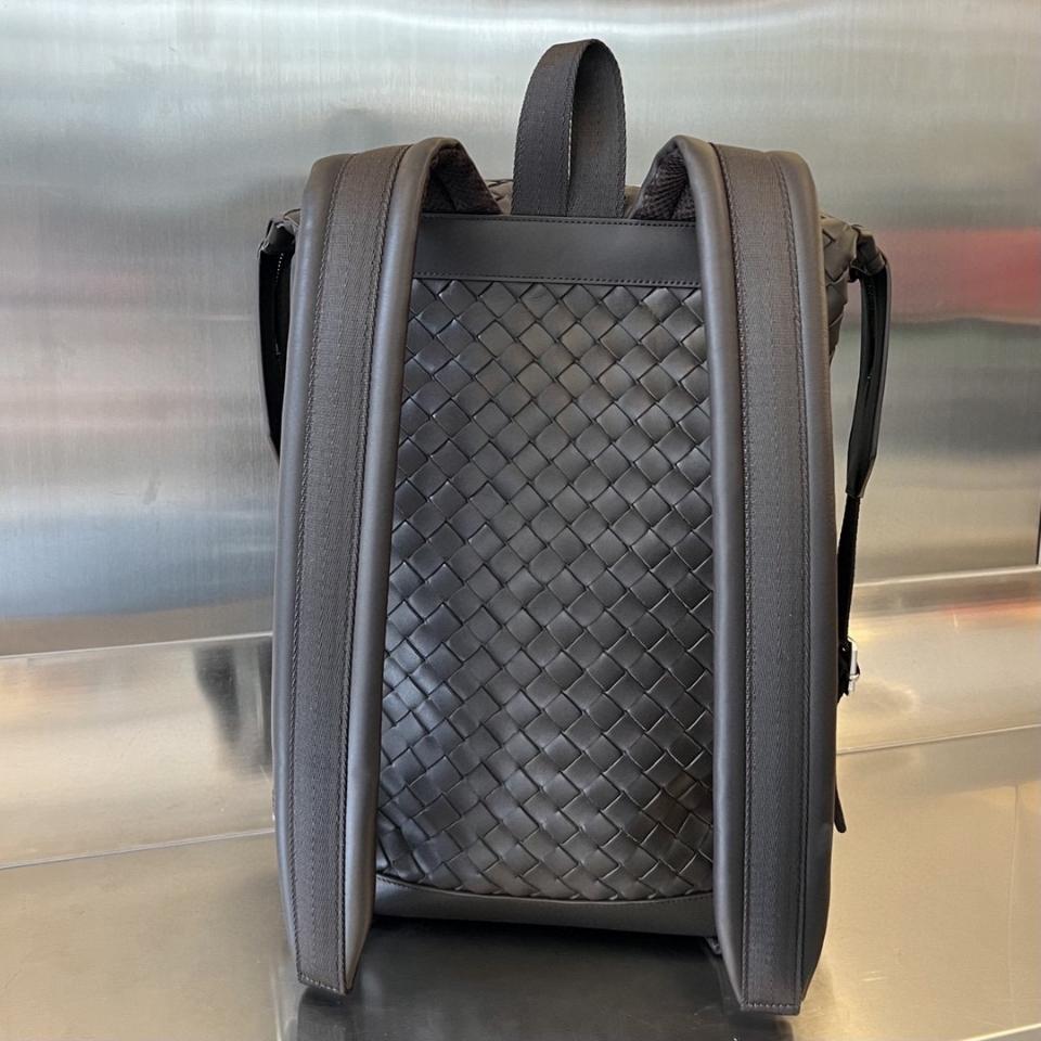 Bottega Veneta 인트레치아토 백팩 퐁당 653118 42x30x13cm