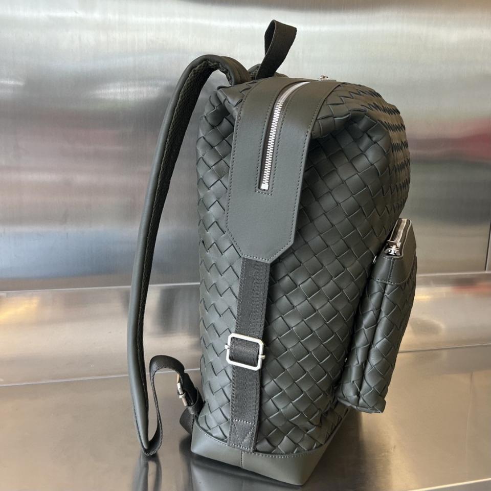 Bottega Veneta 인트레치아토 백팩 다크 카키 653118 42x30x13cm
