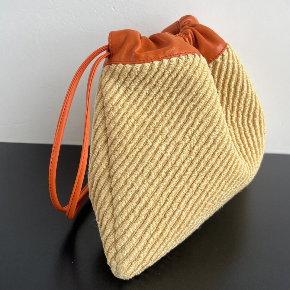 보테가 베네타 라피아 더스트백 839102 32x23cm