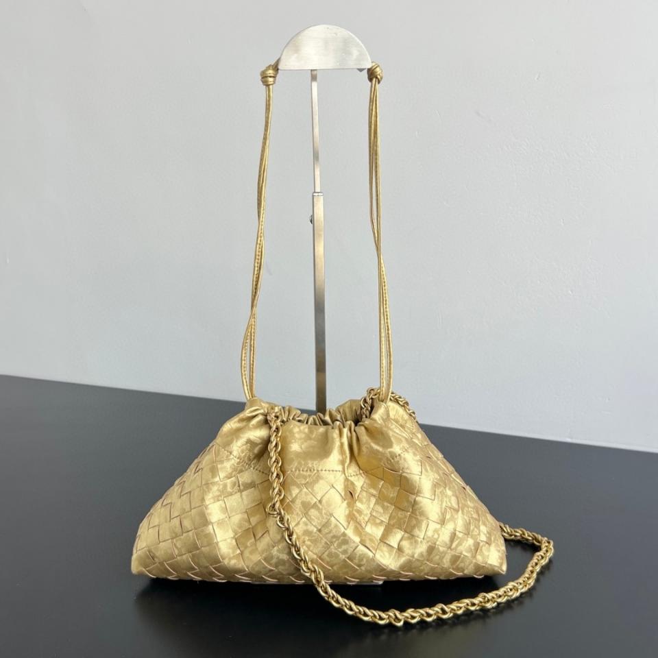 보테가 베네타 더스트백 노테 골드 844626V5 33x19x8cm