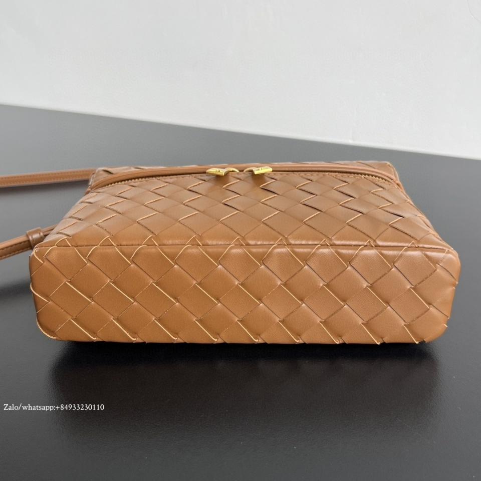보테가 베네타 뱅뱅 사펠레 789109 23x13x6CM