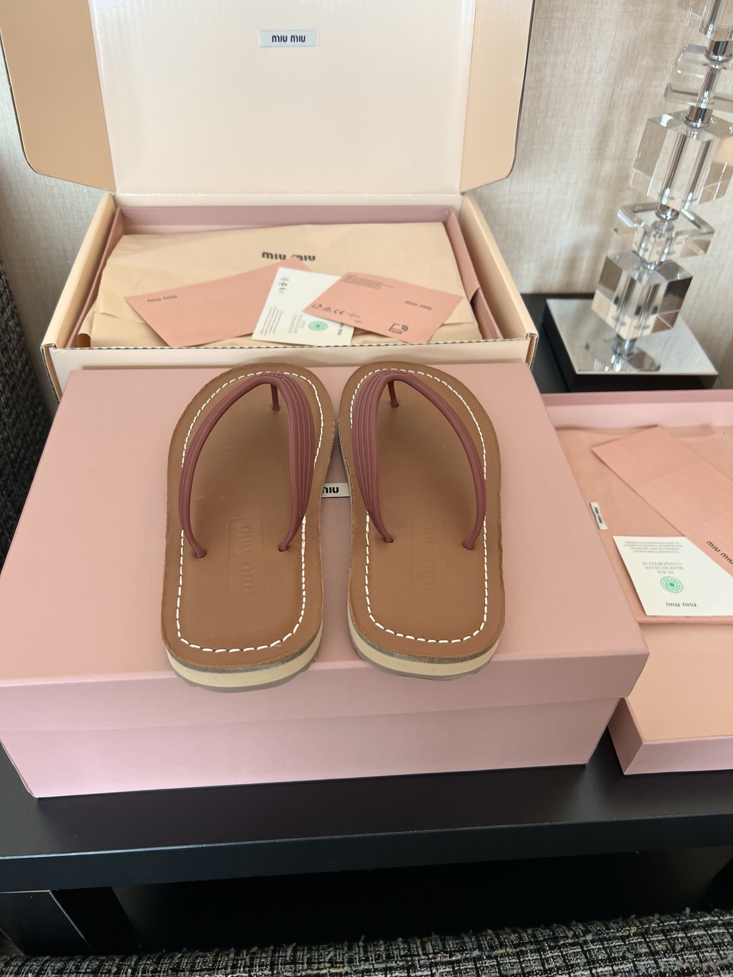 MIU MIU 로고 장식 여성 로퍼