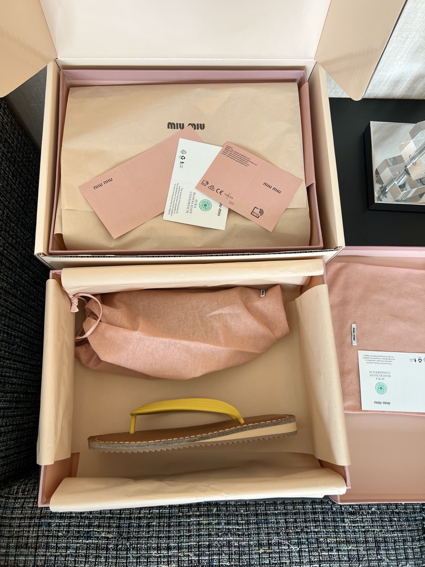 MIU MIU 로고 장식 여성 로퍼