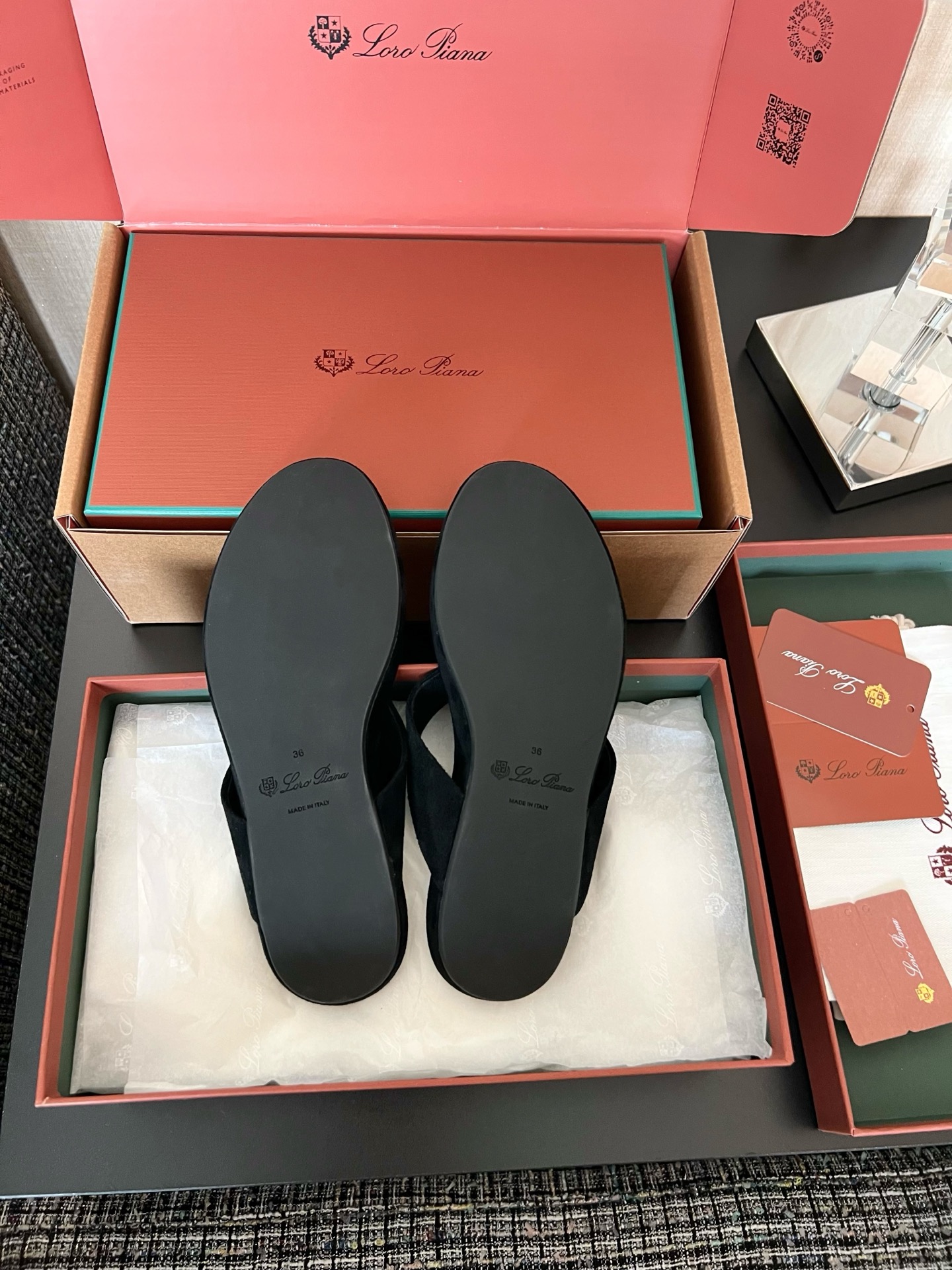 Loro Piana Ida 스웨이드 고트스킨 라운드 토 플랫 조리