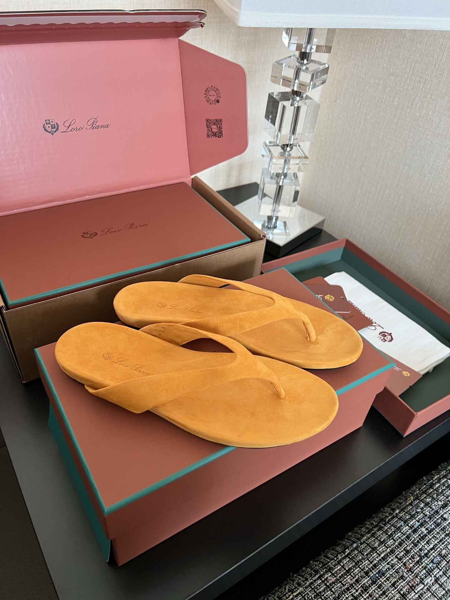 Loro Piana Ida 스웨이드 고트스킨 라운드 토 플랫 조리 노
