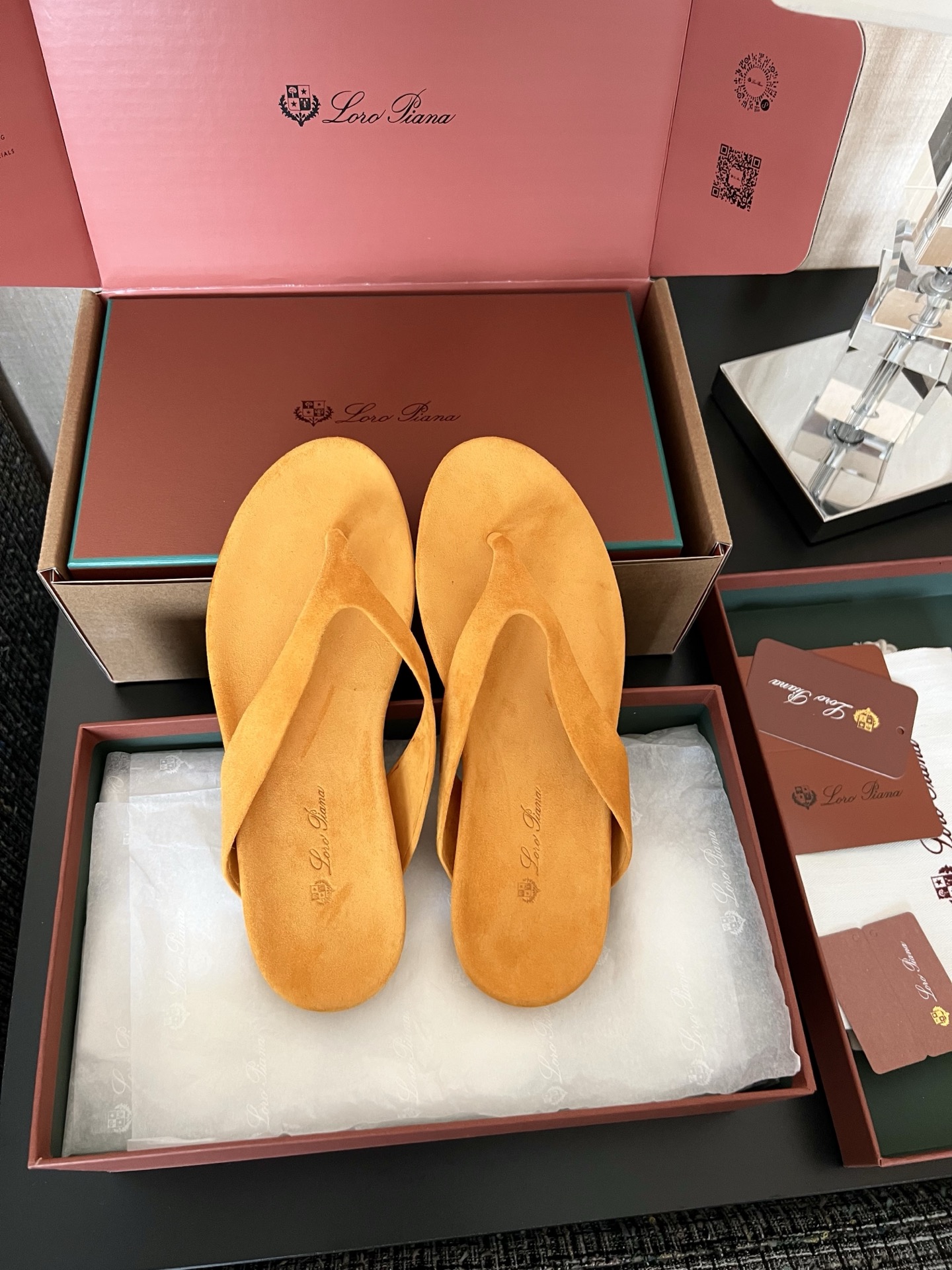 Loro Piana Ida 스웨이드 고트스킨 라운드 토 플랫 조리 노
