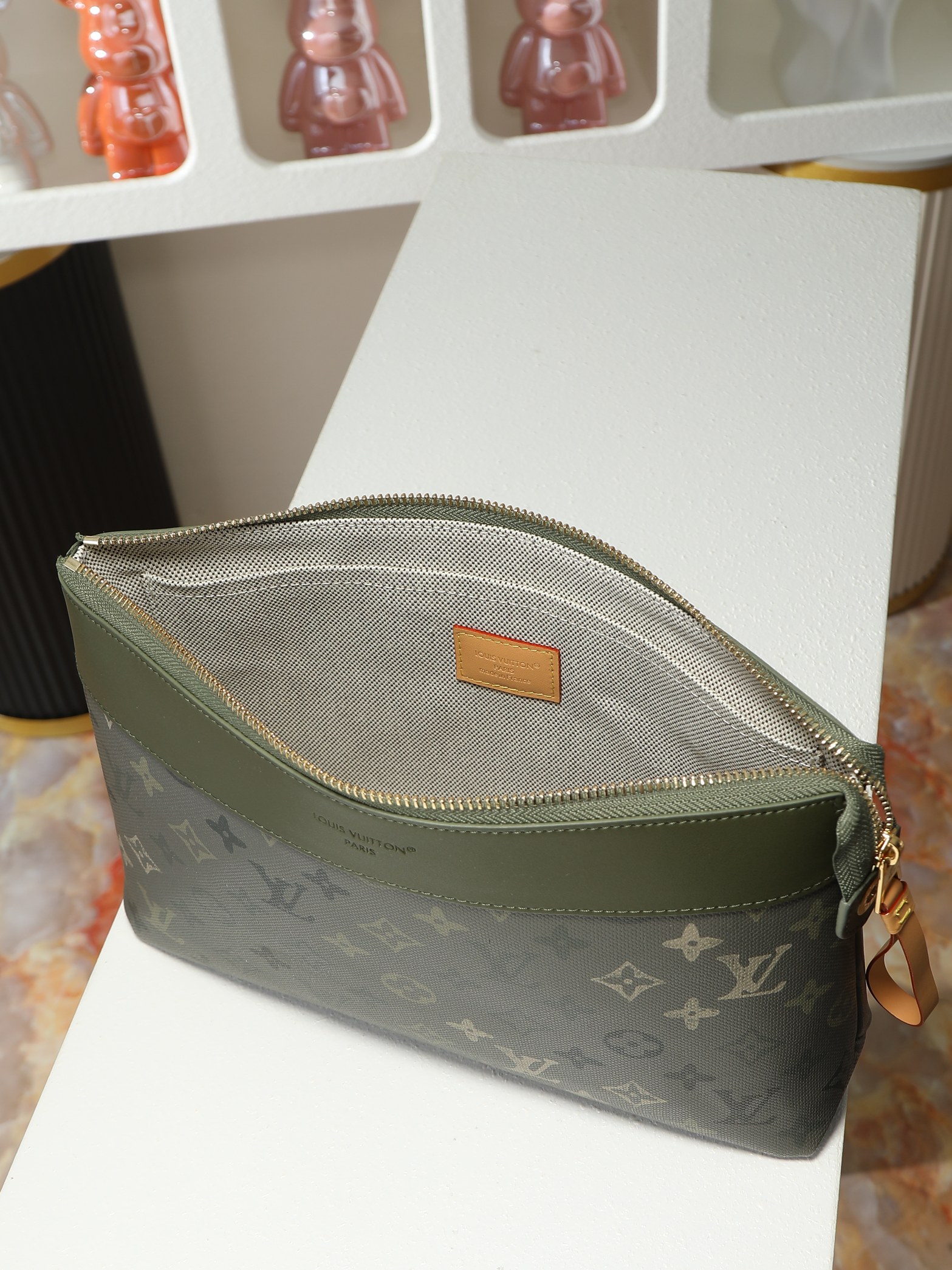 루이비통 M26970 Pochette Voyage Souple