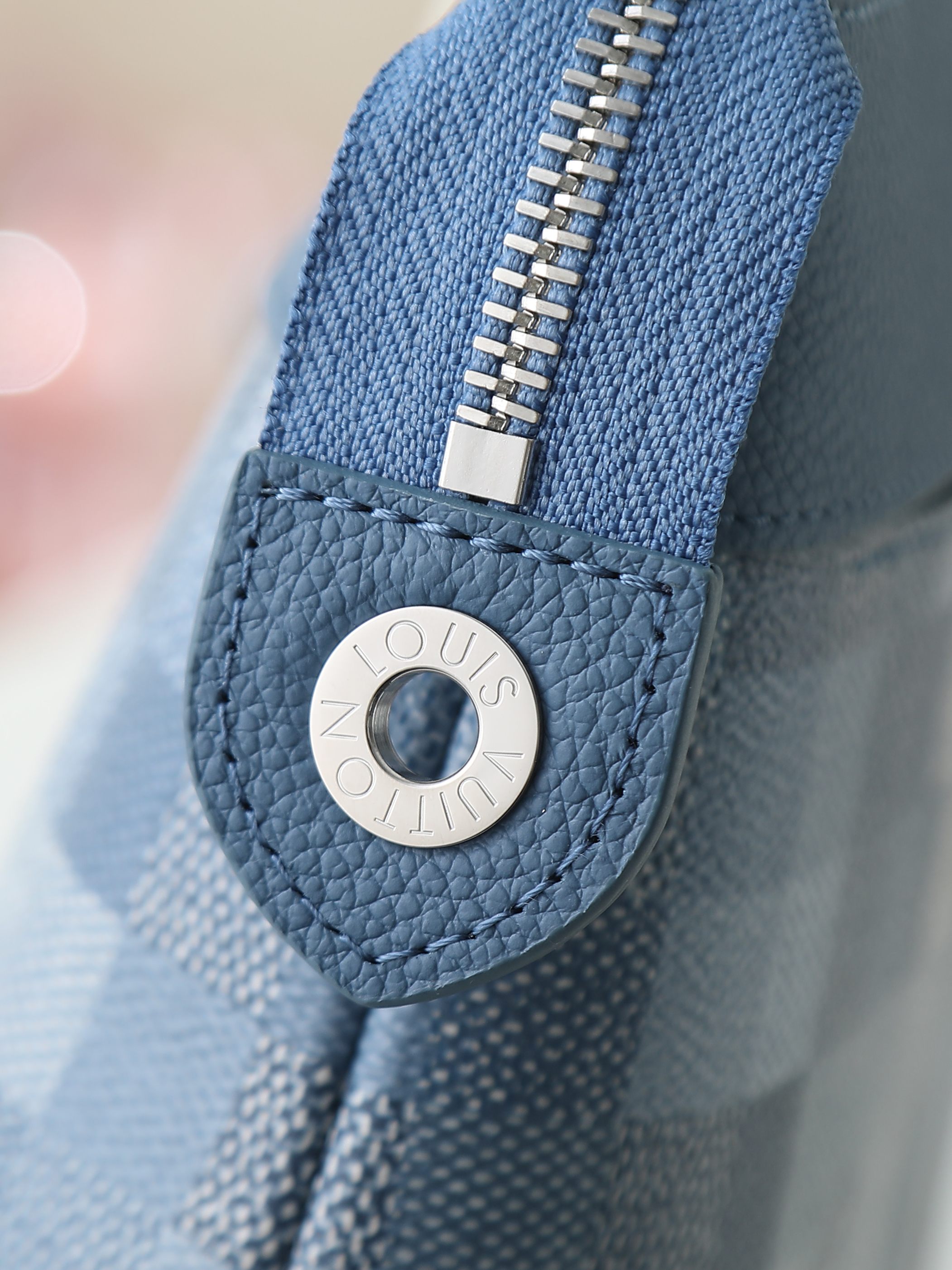 루이비통 M28846 Pochette Voyage Souple Damoflage 스타일 클러치백