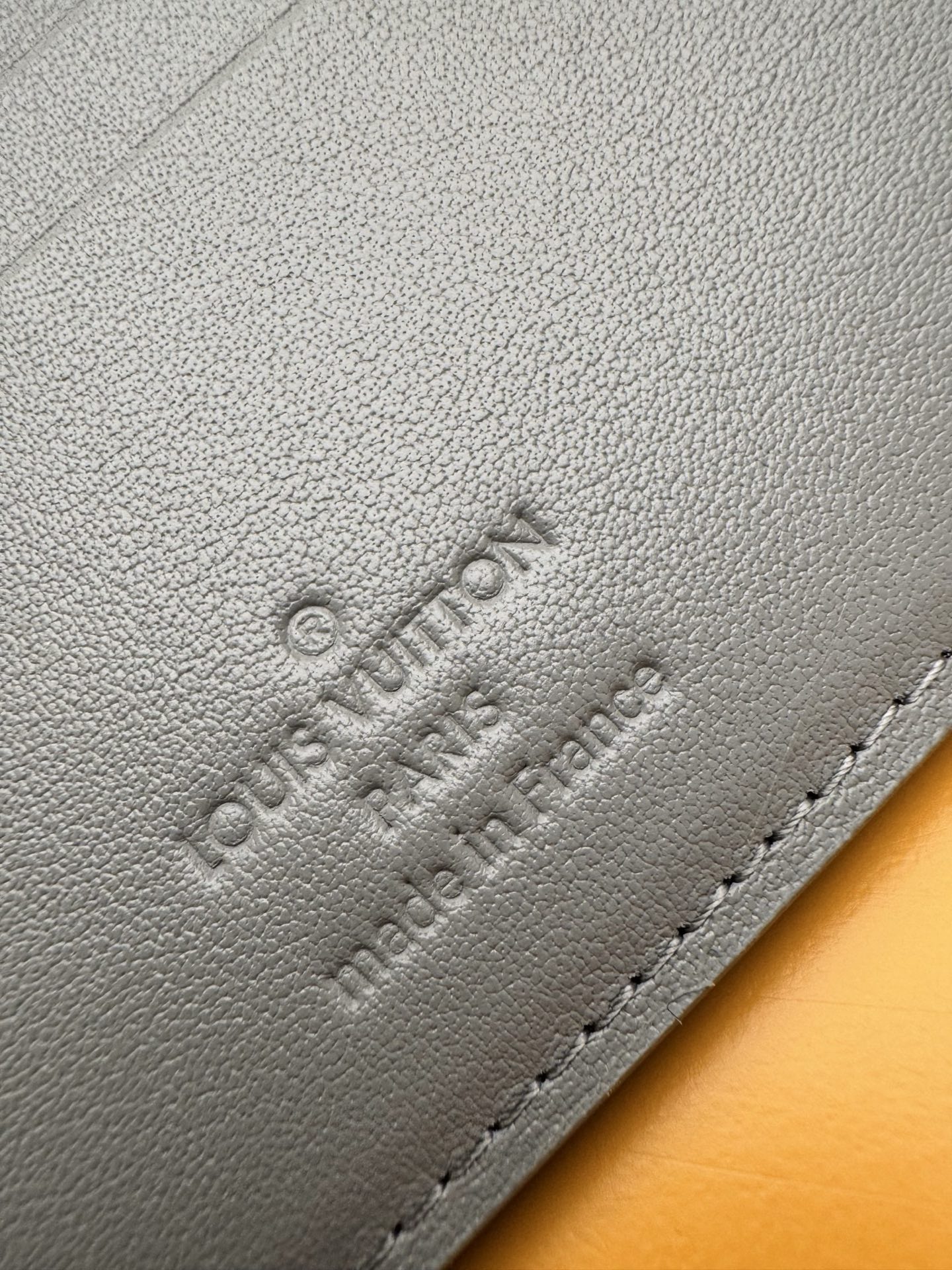 루이비통 M81383 Monogram Shadow 스타일 남성용 Multiple 반지갑
