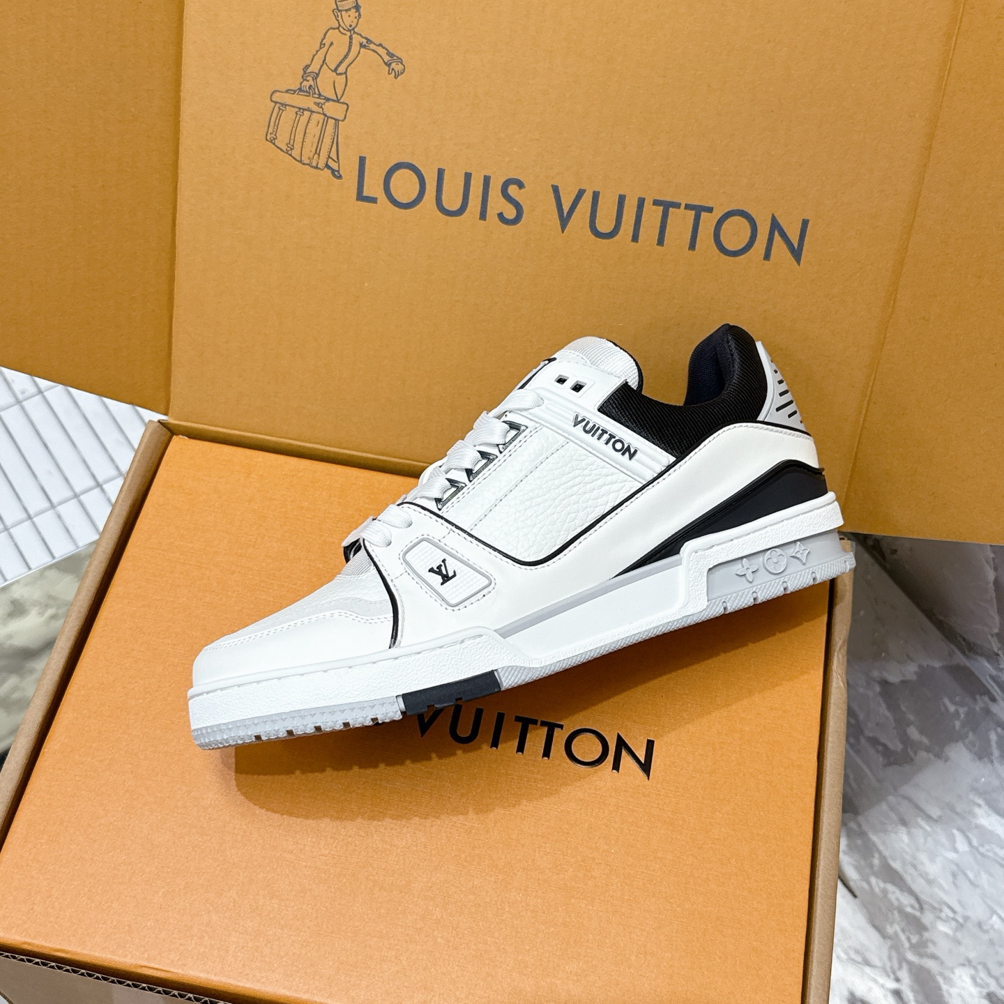 루이비통 LV Trainer 스타일 남성용 로우탑 스니커즈