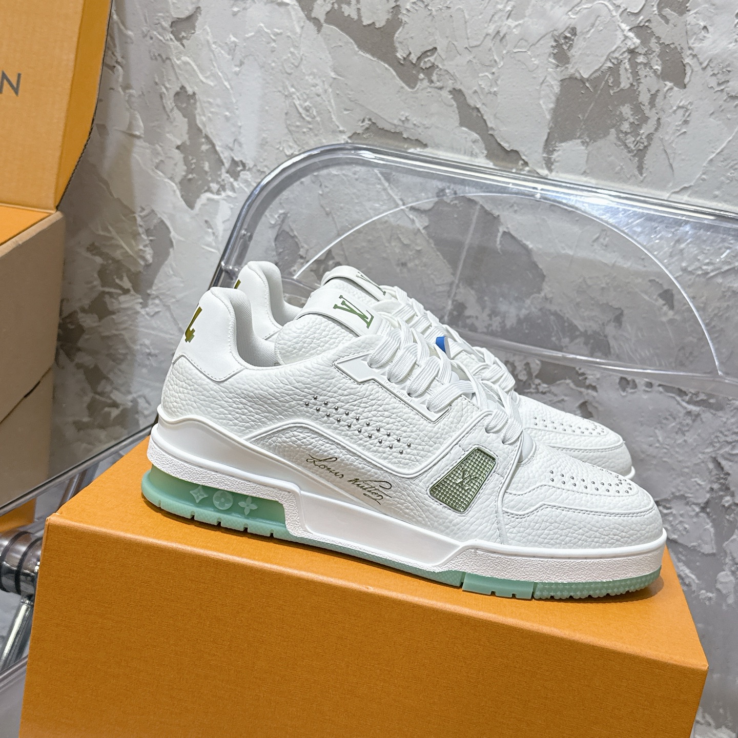 루이비똥 LV trainer 시리즈 캐주얼 스니커즈